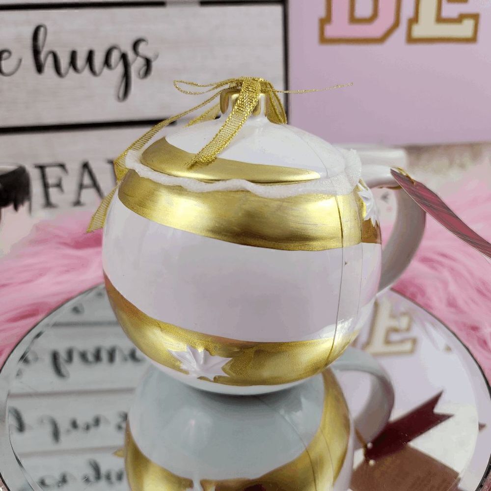 Festive Cheer: Christmas Ball Coffee Mug for Joyful Sips!